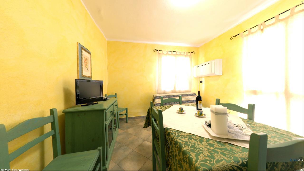 Residenza Gli Ontani Hotell Orosei Exteriör bild