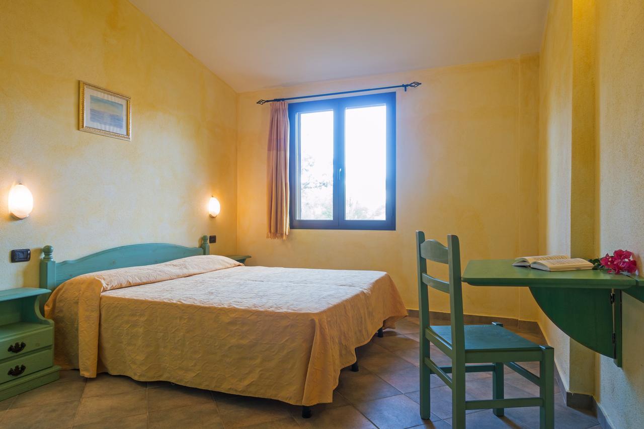 Residenza Gli Ontani Hotell Orosei Exteriör bild