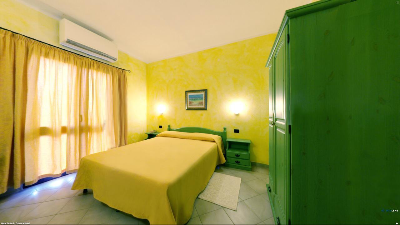 Residenza Gli Ontani Hotell Orosei Exteriör bild