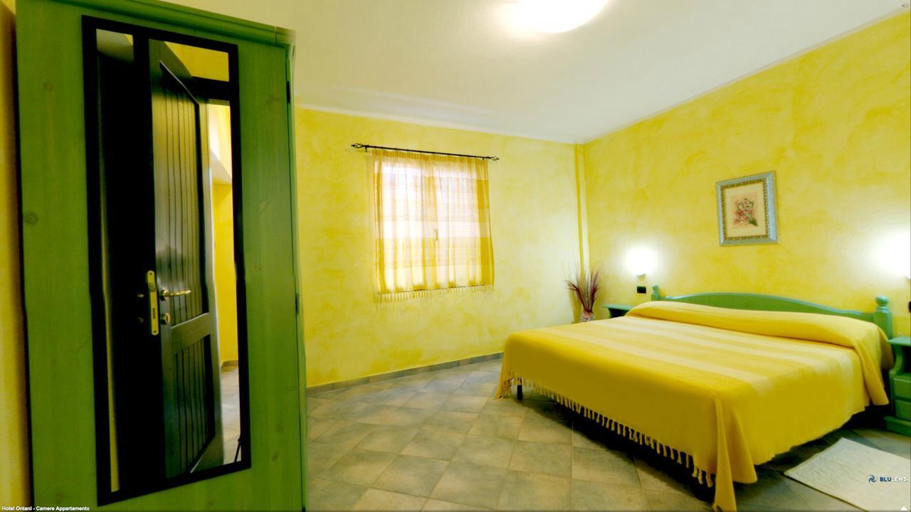 Residenza Gli Ontani Hotell Orosei Exteriör bild