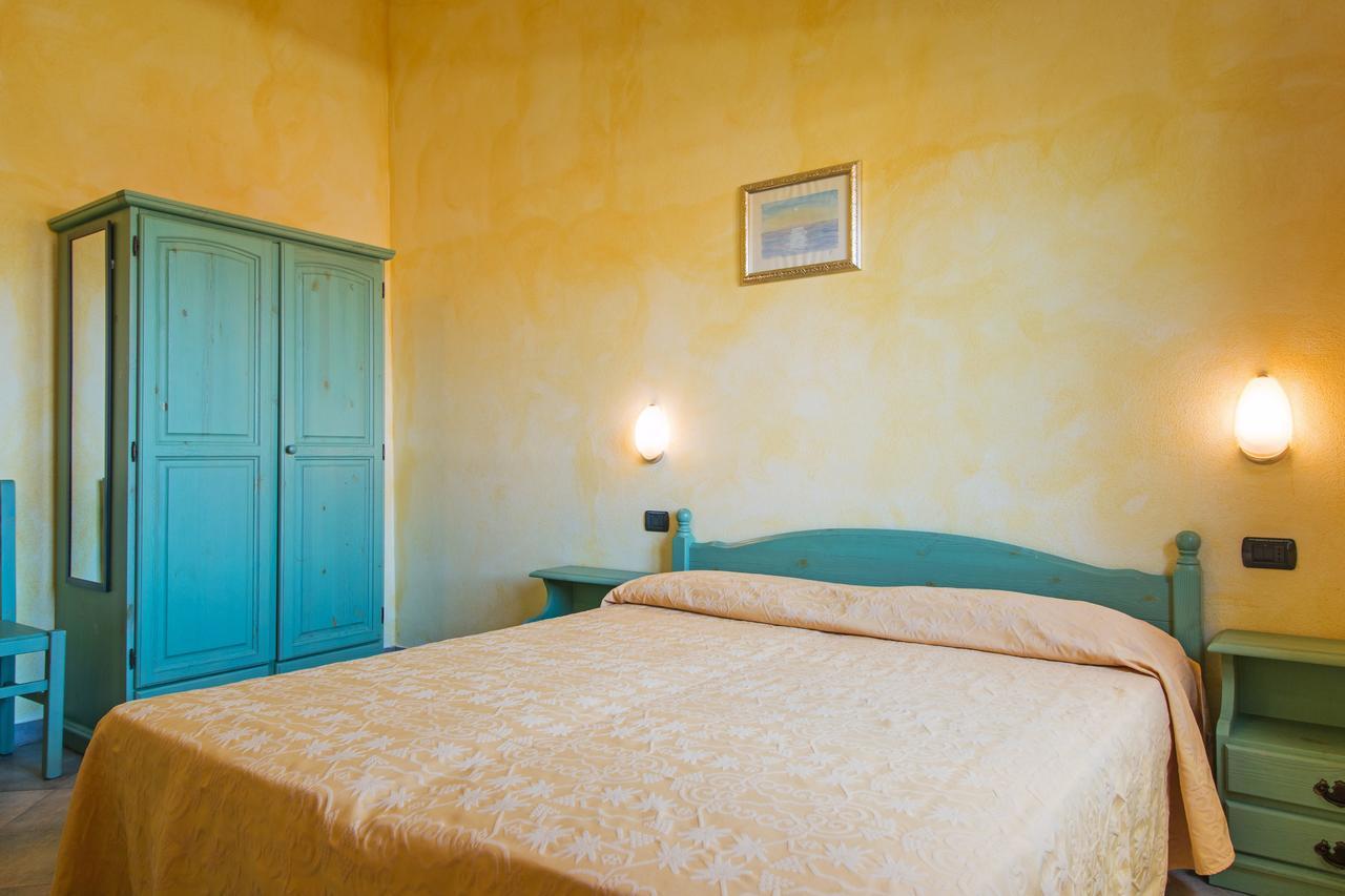 Residenza Gli Ontani Hotell Orosei Exteriör bild