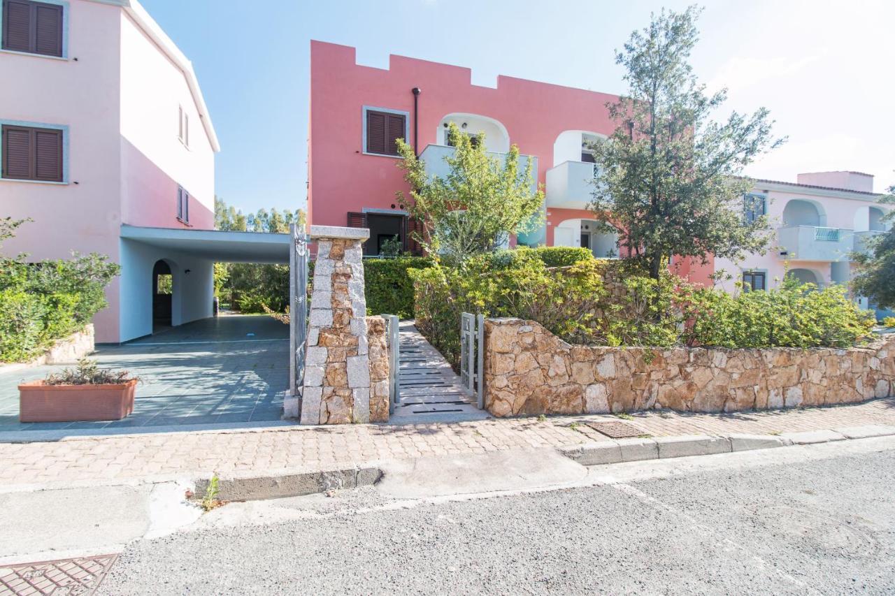 Residenza Gli Ontani Hotell Orosei Exteriör bild