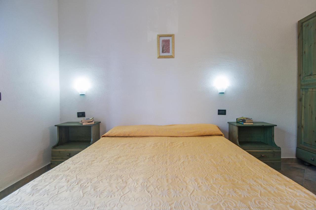 Residenza Gli Ontani Hotell Orosei Exteriör bild