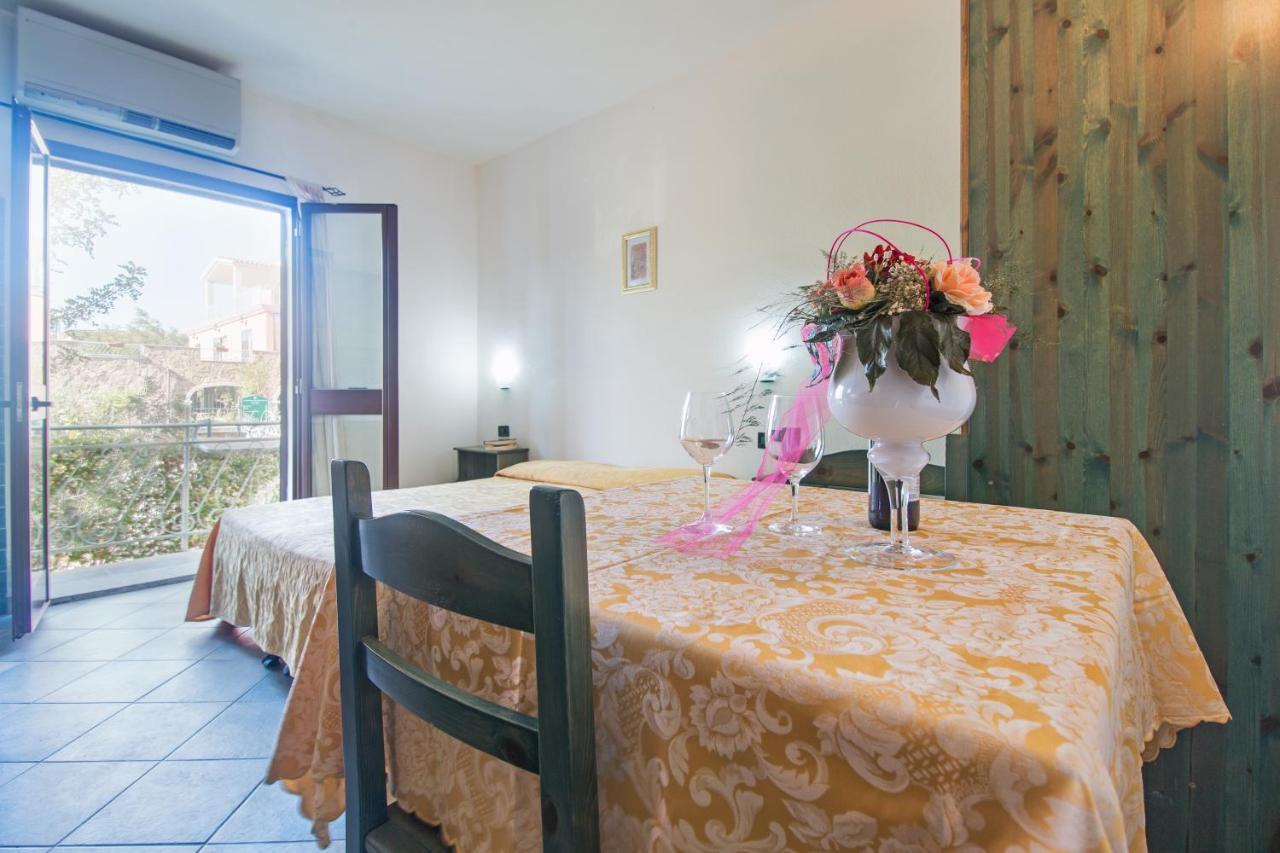 Residenza Gli Ontani Hotell Orosei Exteriör bild