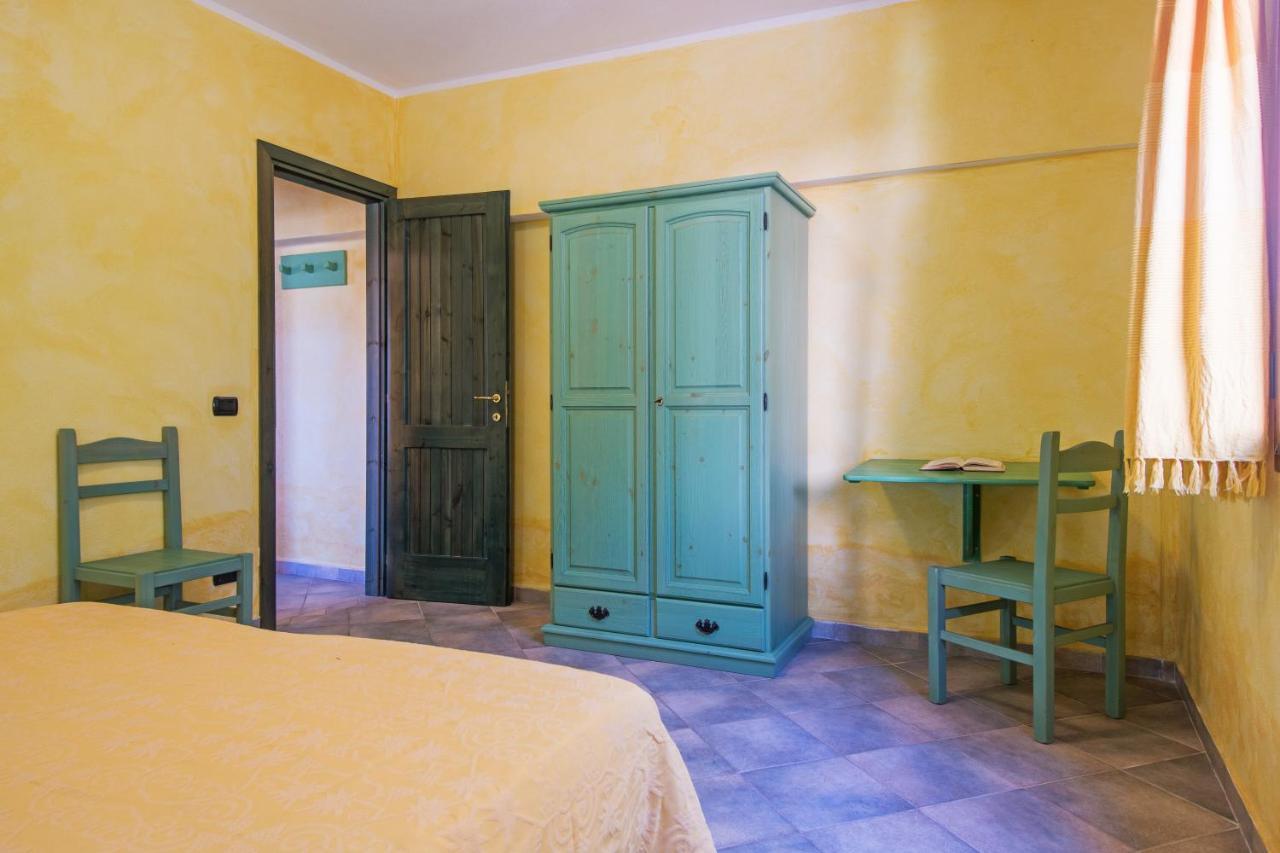 Residenza Gli Ontani Hotell Orosei Exteriör bild