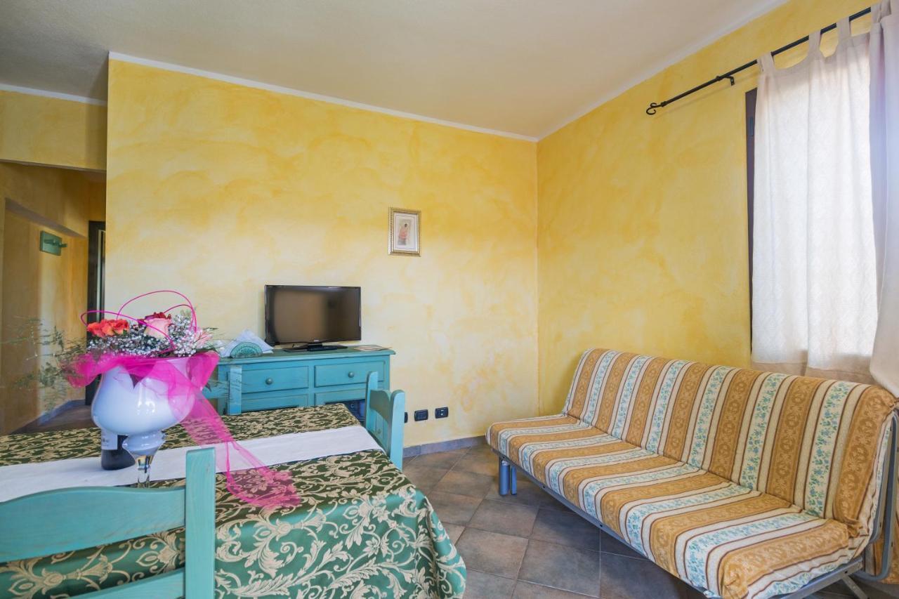 Residenza Gli Ontani Hotell Orosei Exteriör bild