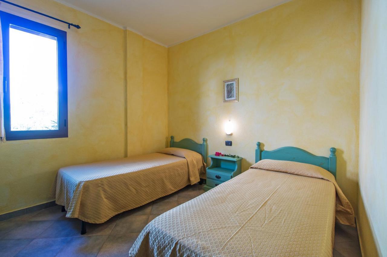 Residenza Gli Ontani Hotell Orosei Exteriör bild
