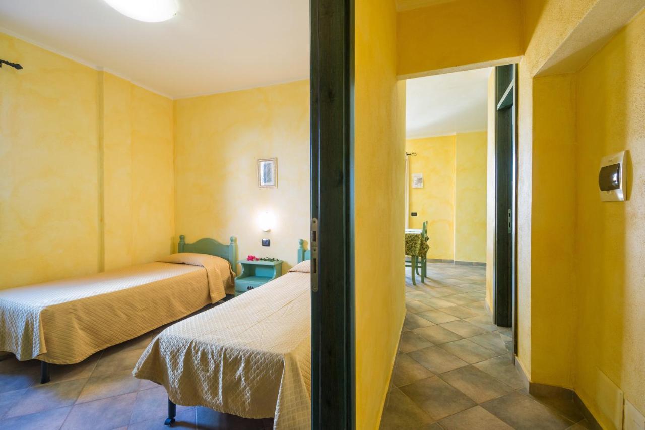 Residenza Gli Ontani Hotell Orosei Exteriör bild