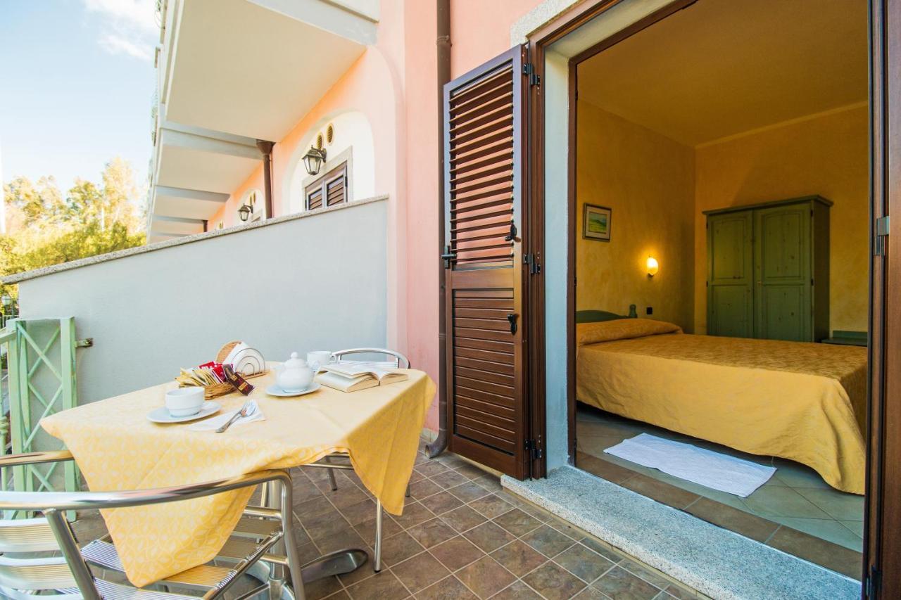 Residenza Gli Ontani Hotell Orosei Exteriör bild