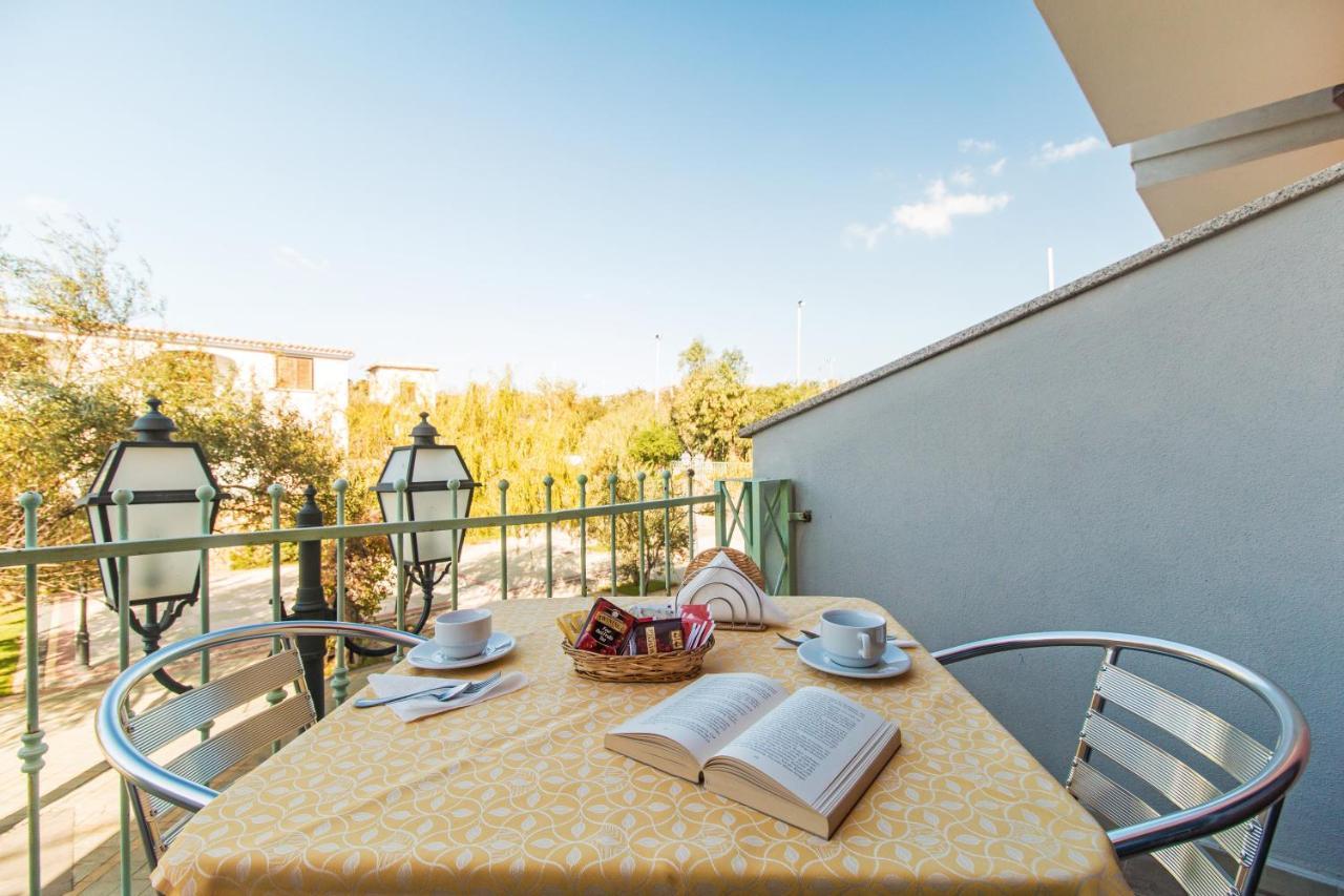 Residenza Gli Ontani Hotell Orosei Exteriör bild