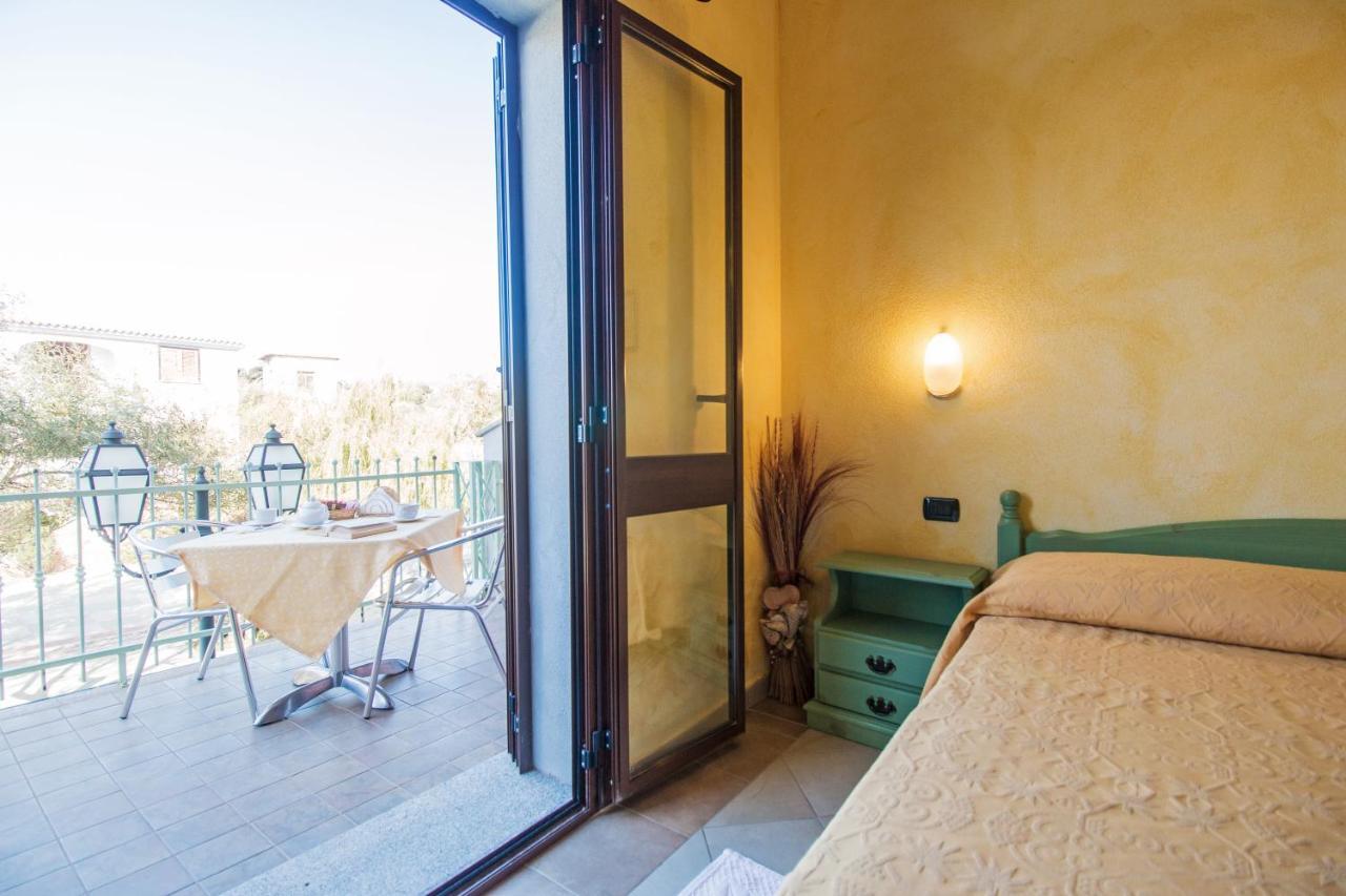 Residenza Gli Ontani Hotell Orosei Exteriör bild