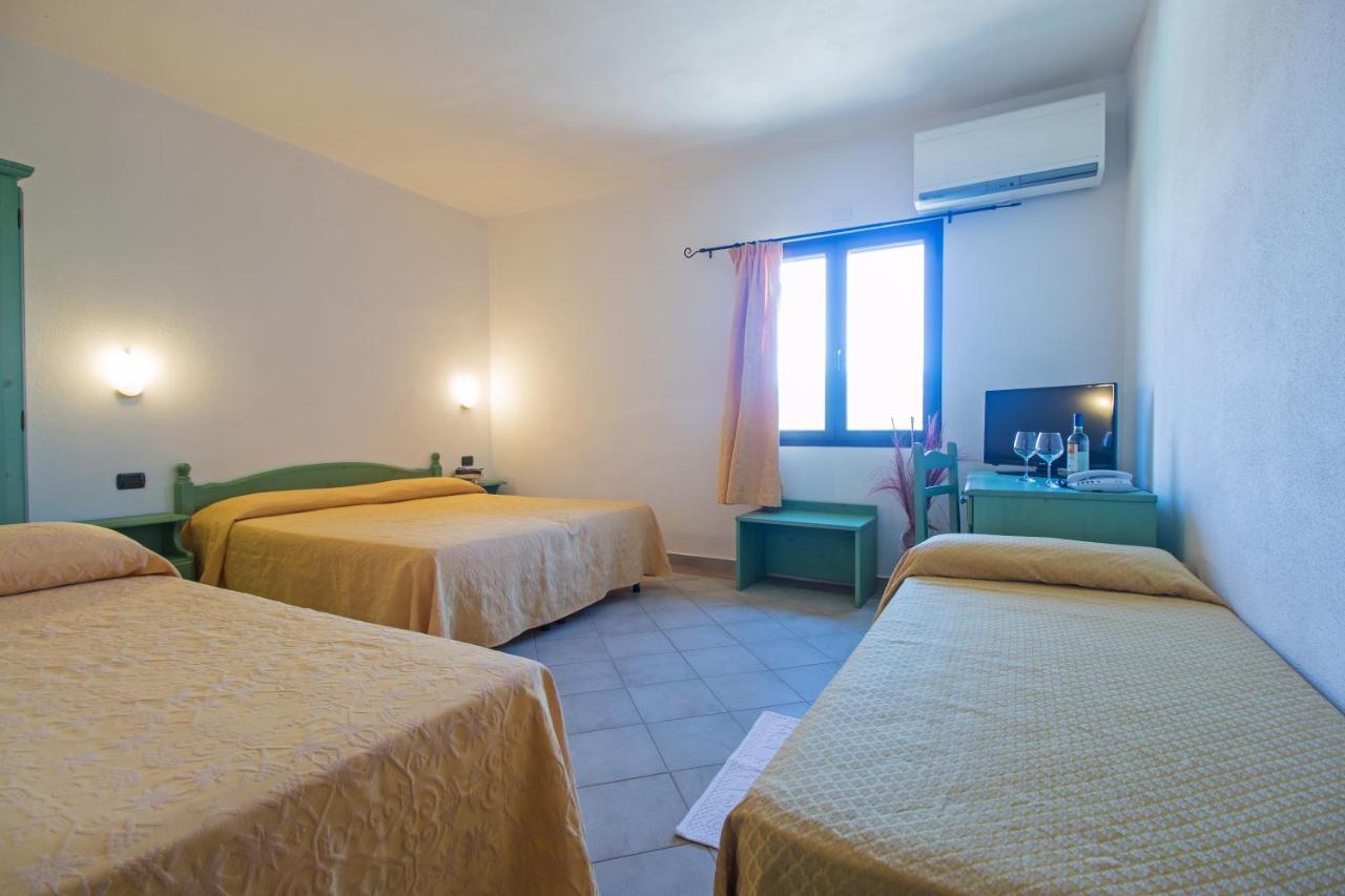 Residenza Gli Ontani Hotell Orosei Exteriör bild